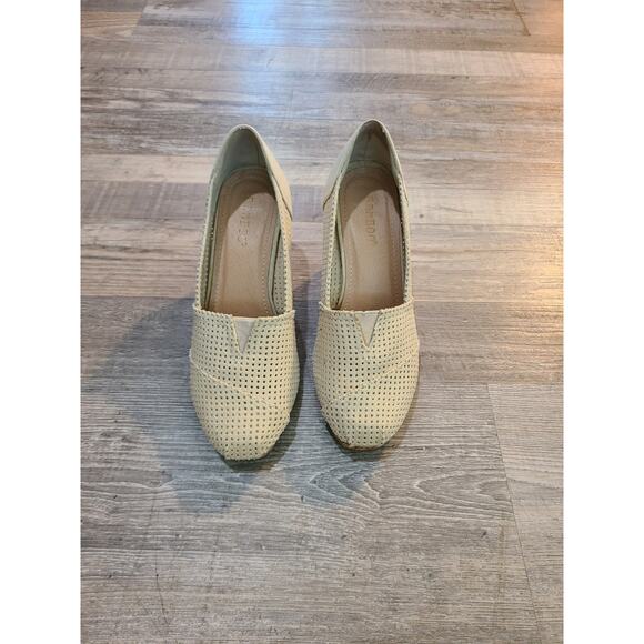 Bamboo 6.5 womens cream/ beige cork wedges - Picture 2 of 8